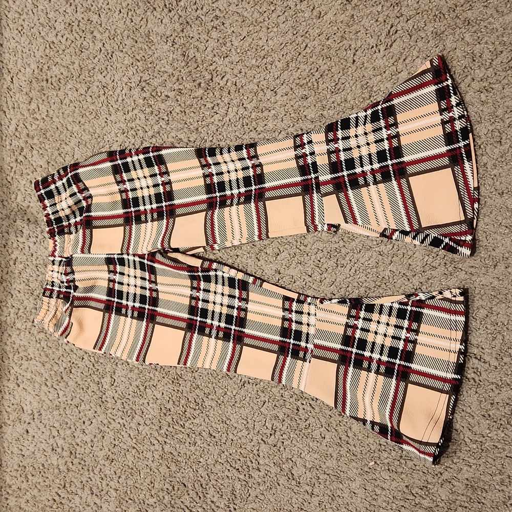 Shein bell bottom plaid pants. Little girls. Size 7y. Worn once! Good condition!